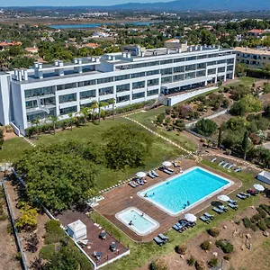 Pelican Apartahotel