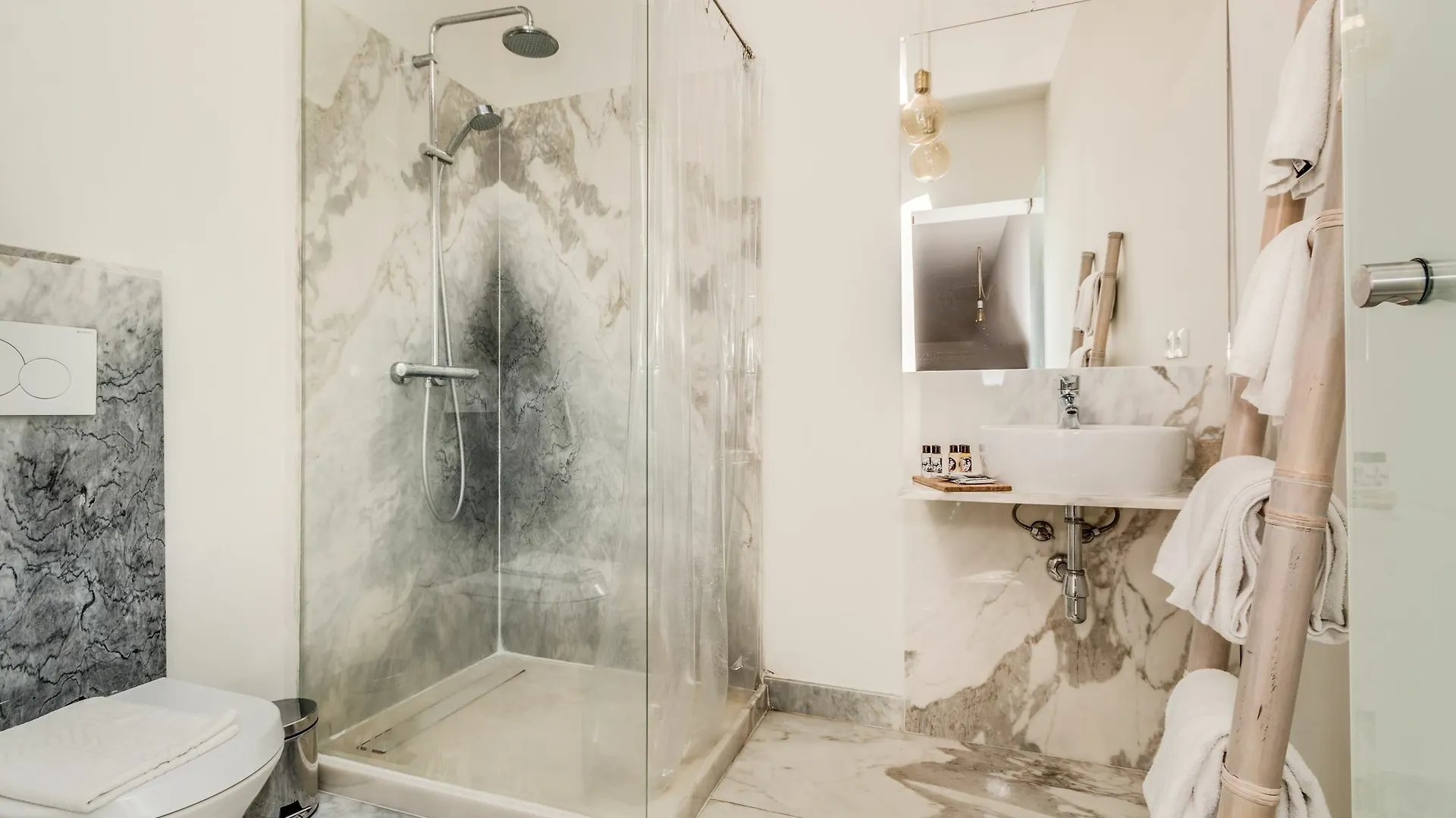 ***  Chiado 44 Guest House Lisbon Portugal